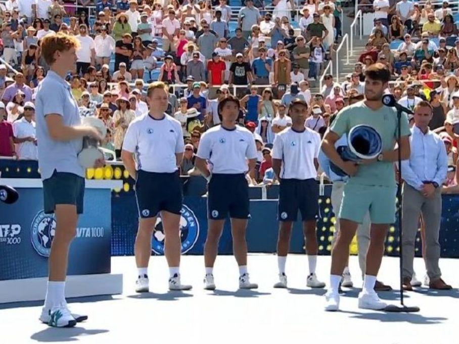 松赢下第二, 阿卡的临时, 显然