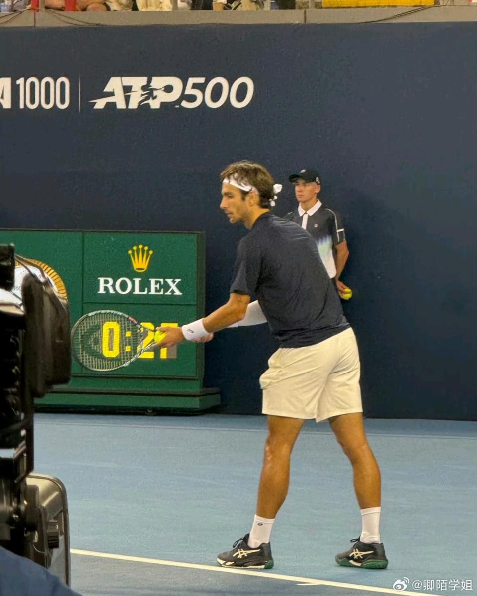 绝大多数球, 与此同时, 中国球迷的